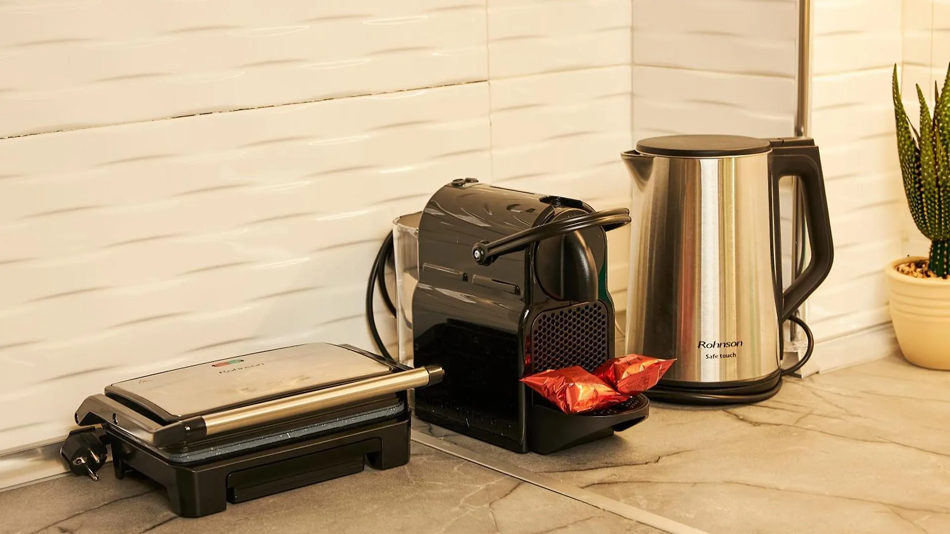 Marble Shine Apartment Near The City Center By Binobi! Thessaloniki Greece